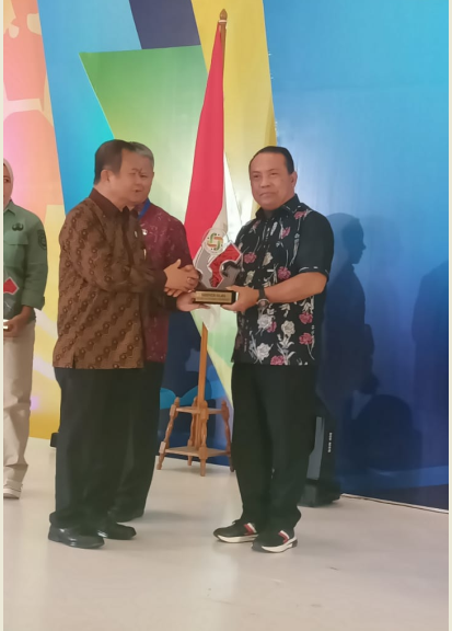 Pemerintah Kabupaten Kolaka Berhasil Meraih Juara Stand Kategori Inspiratif dalam Kegiatan Apkasi Otonomi Expo  (AOE) 2023 